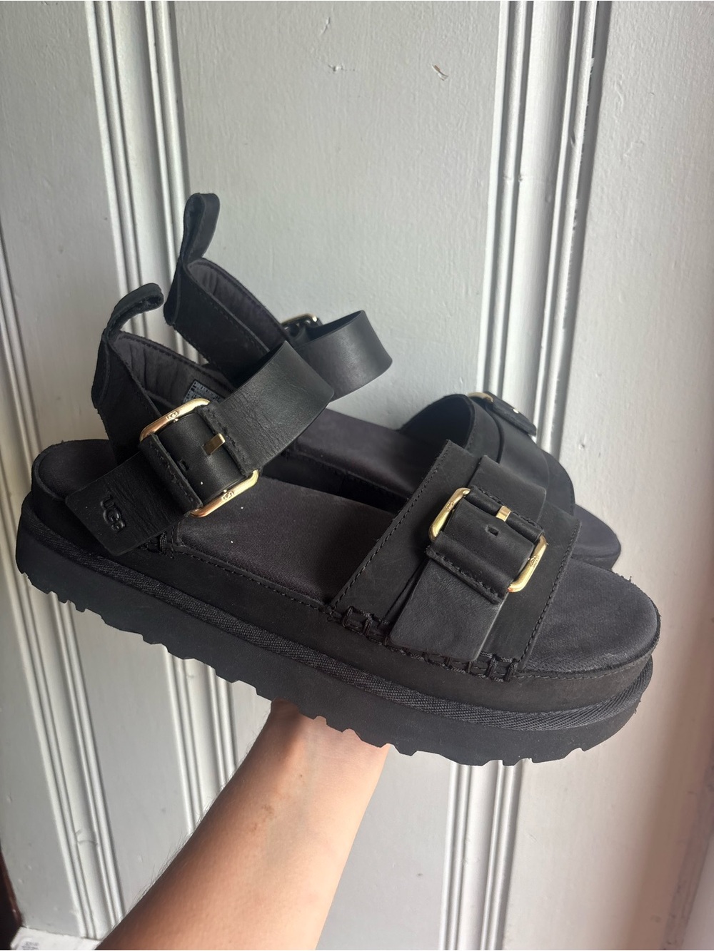 Women’s Size 10 UGG Goldenstar Villa Black Platform Gold Buckle Sandals